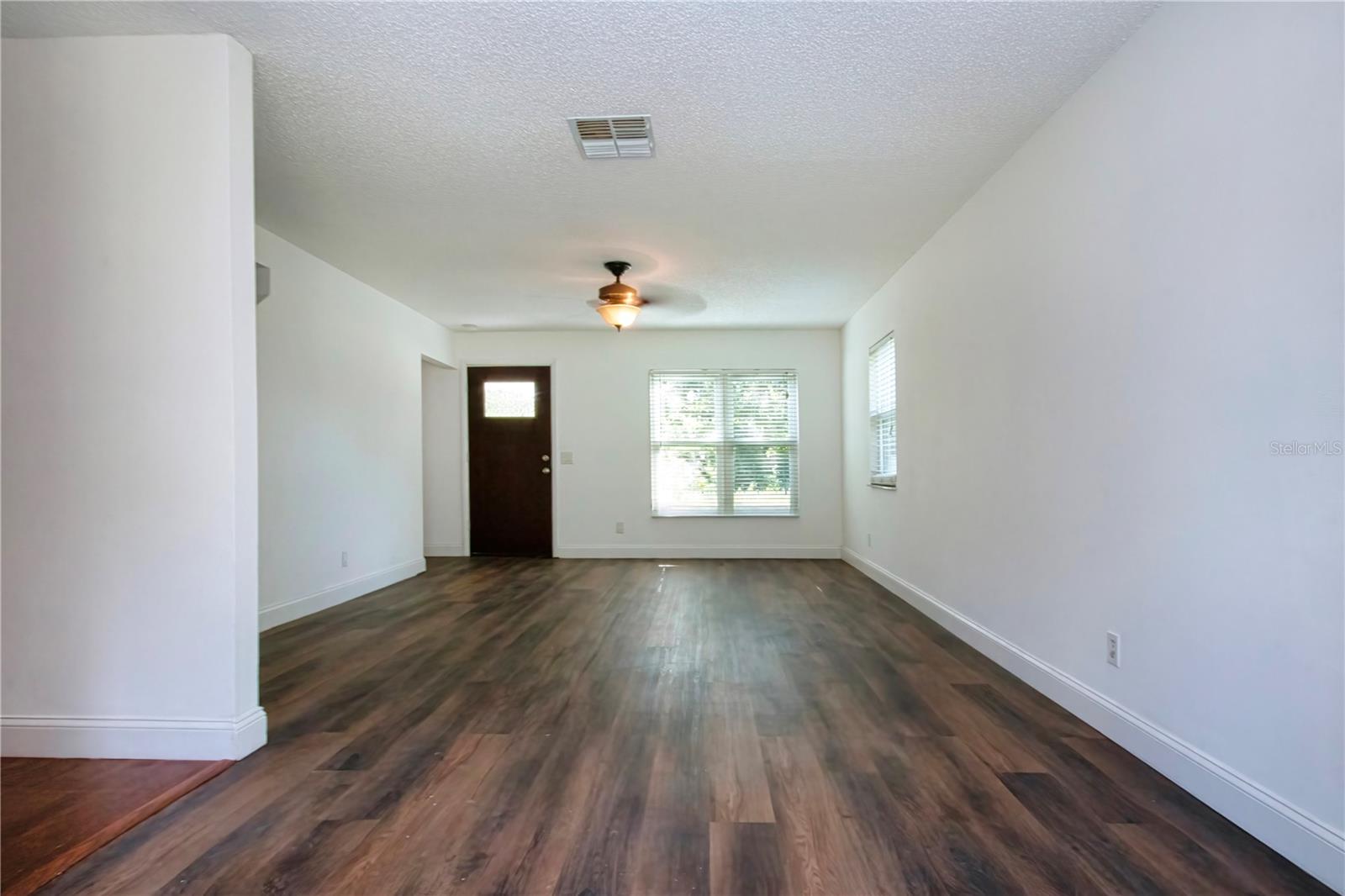 2501 Lightfoot Rd Property Photo 5