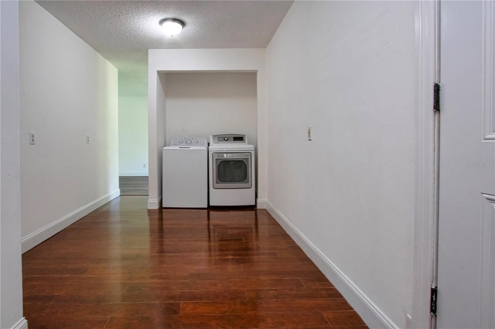 2501 Lightfoot Rd Property Photo 18