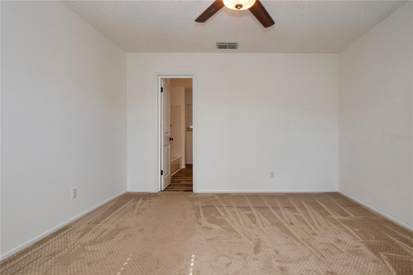 2501 Lightfoot Rd Property Photo 20