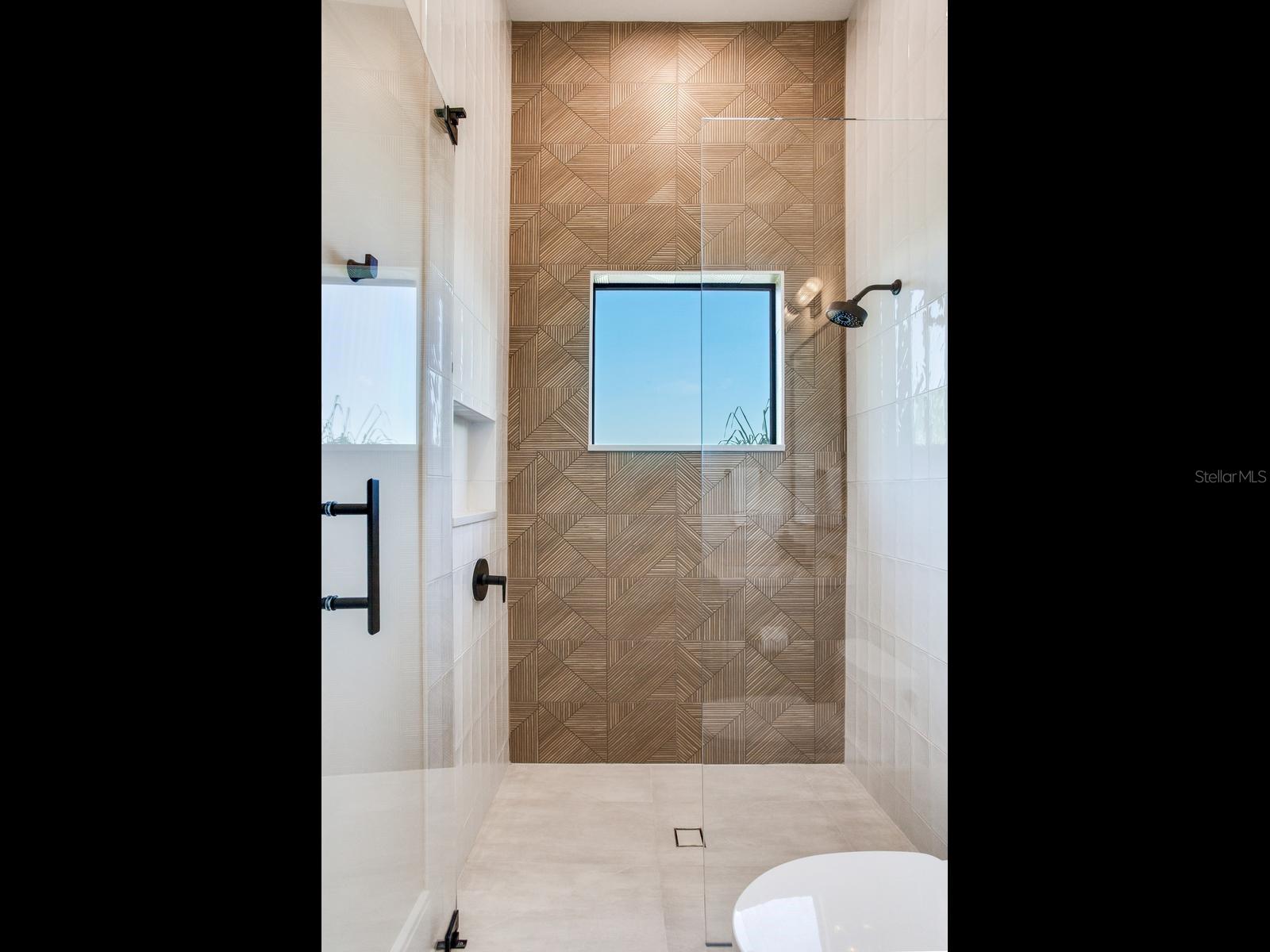 836 Bay Point Dr Property Photo 30