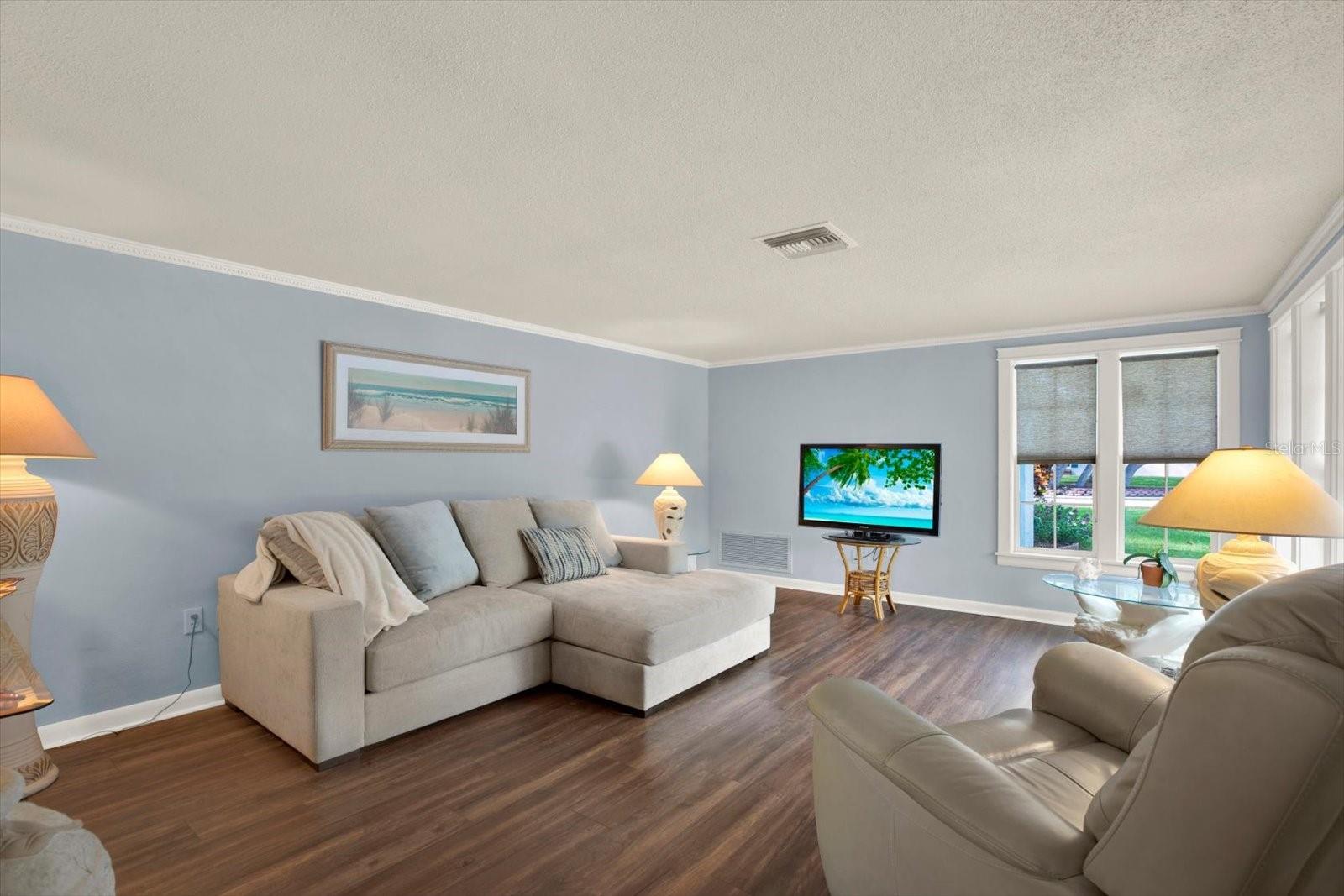 1601 Avoca Dr Property Photo 8