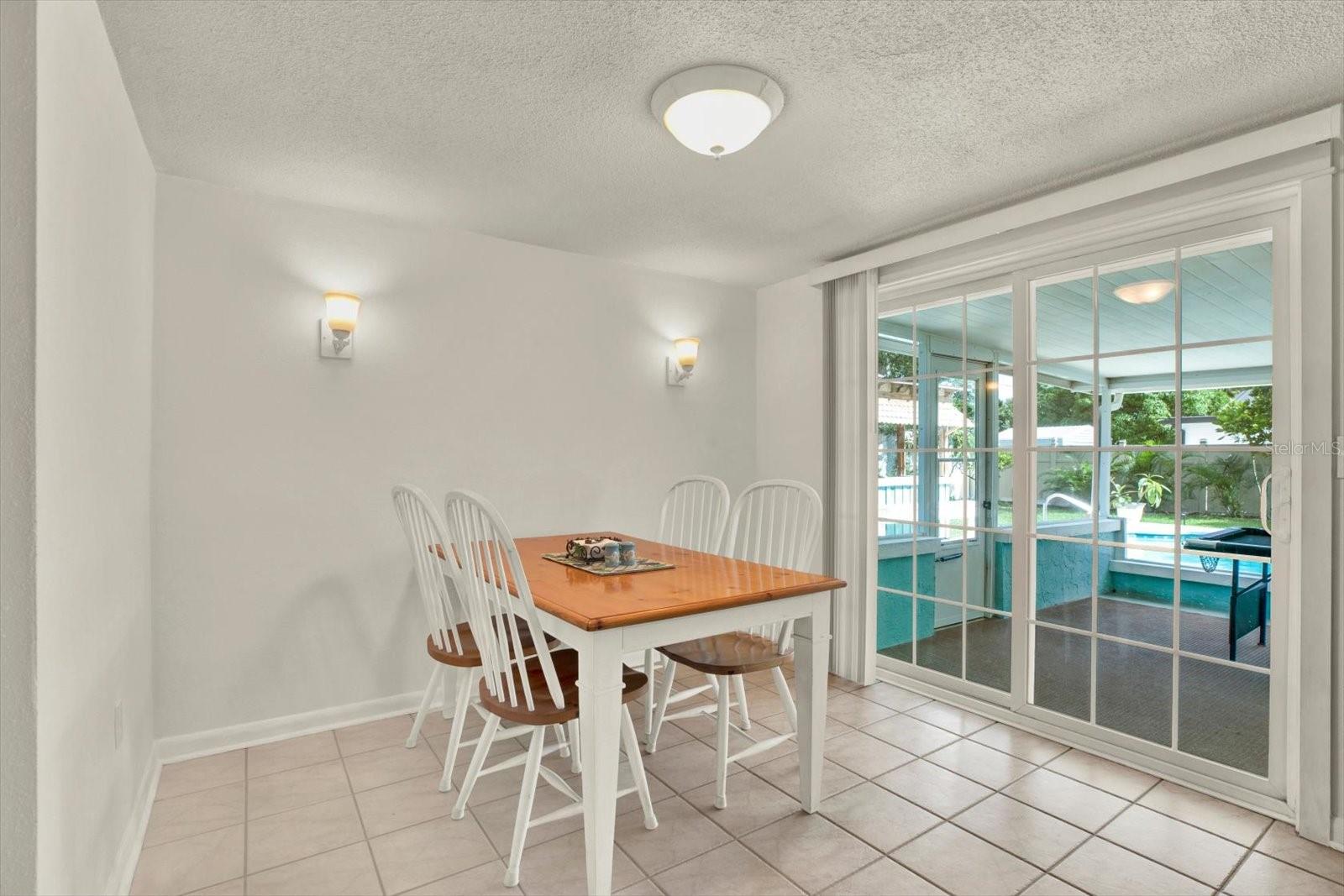 1601 Avoca Dr Property Photo 13