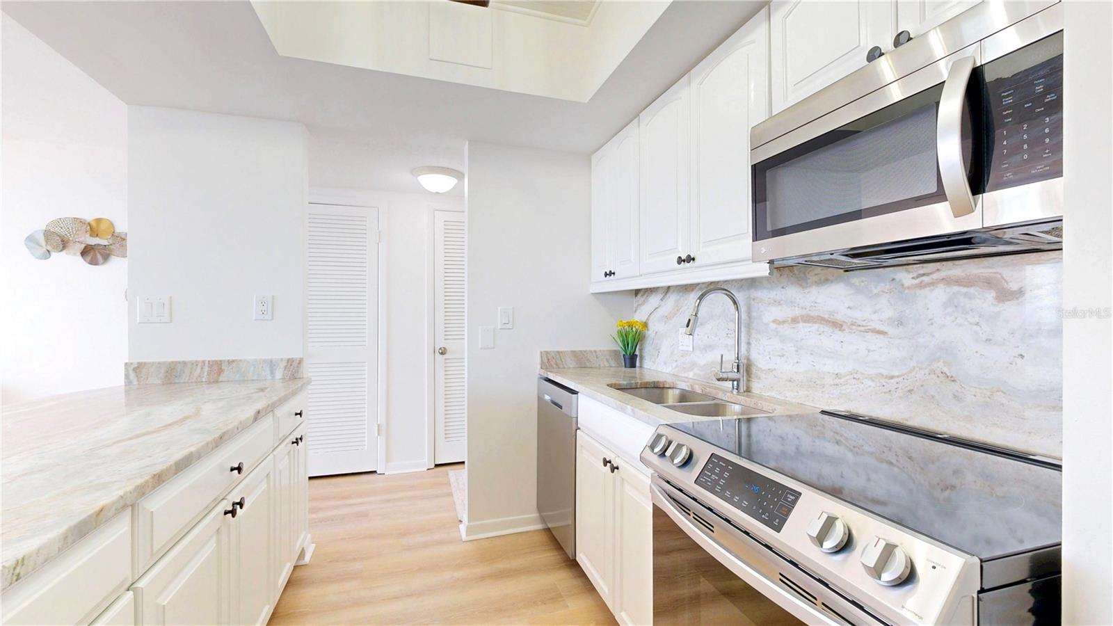 5396 Gulf Blvd #909 Property Photo 17