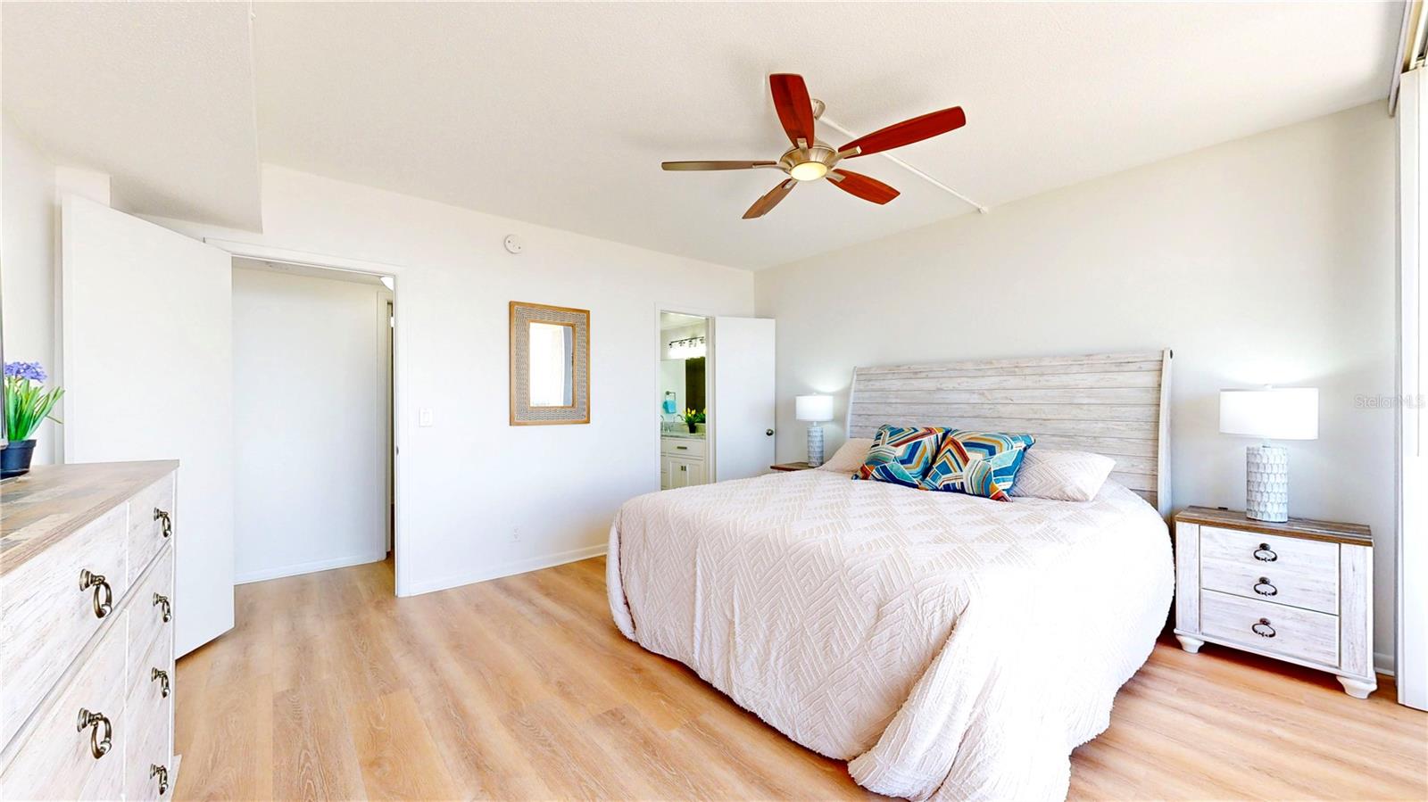 5396 Gulf Blvd #909 Property Photo 30