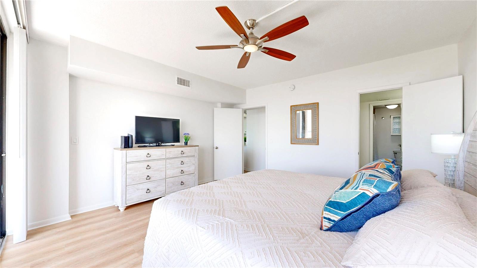 5396 Gulf Blvd #909 Property Photo 31