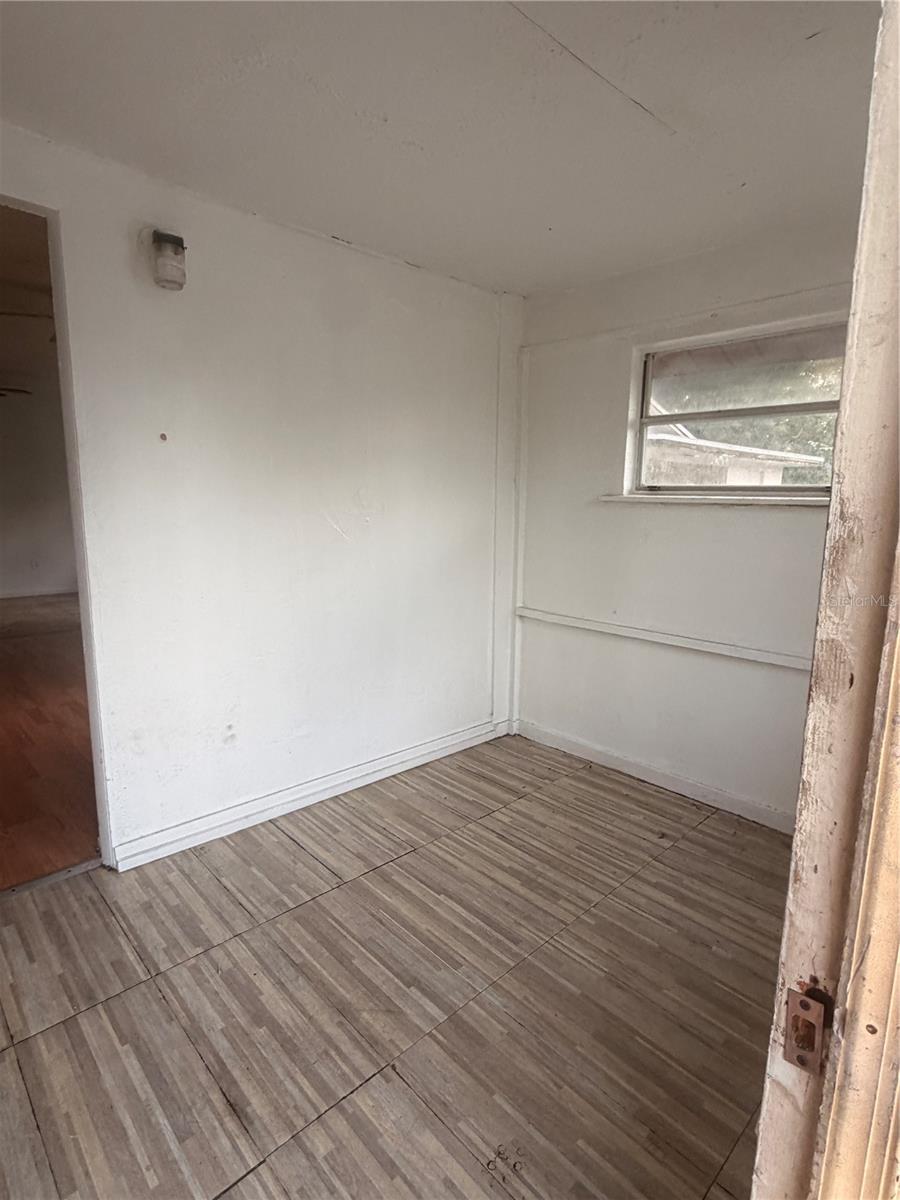 1110 Carlton St Property Photo 3