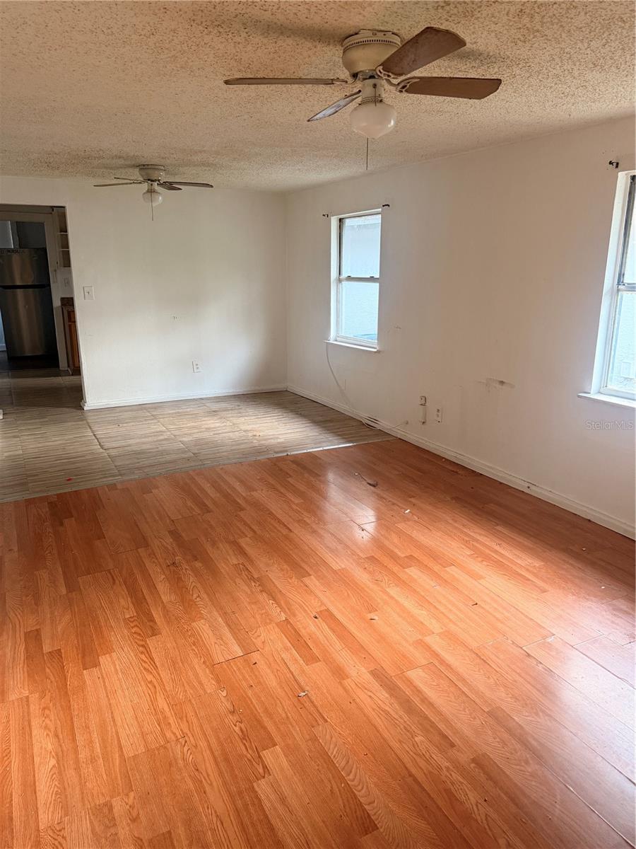 1110 Carlton St Property Photo 4