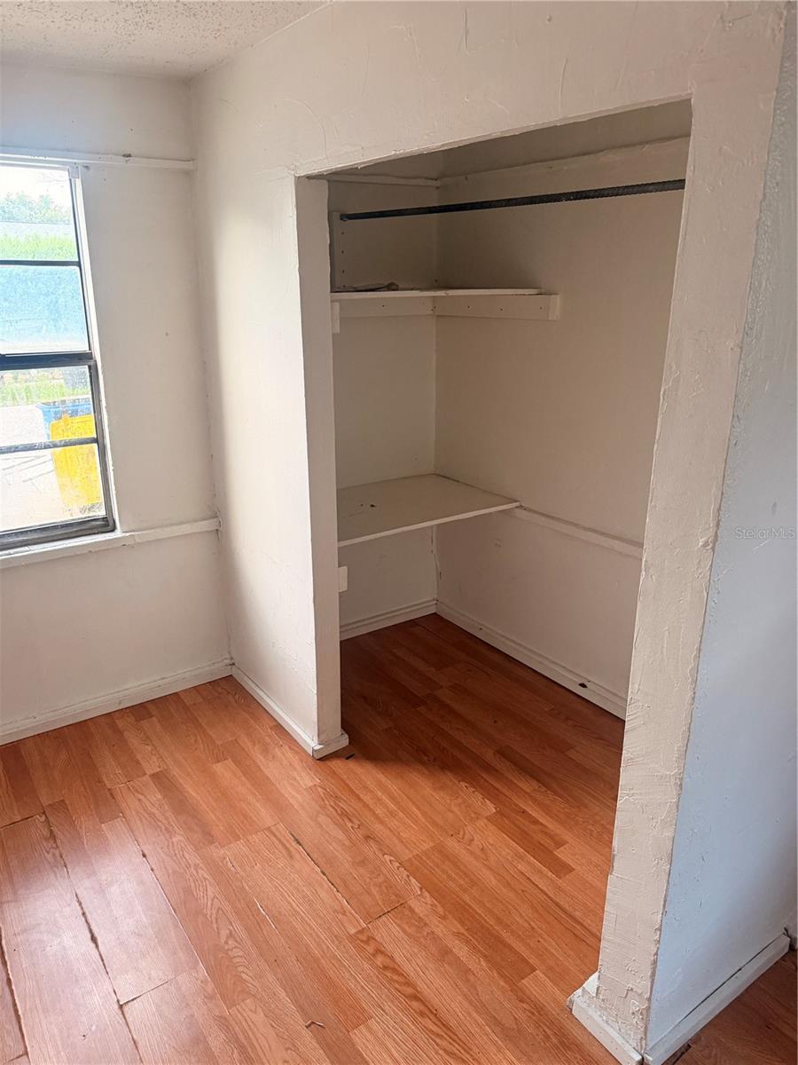 1110 Carlton St Property Photo 8