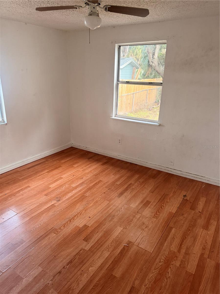 1110 Carlton St Property Photo 11