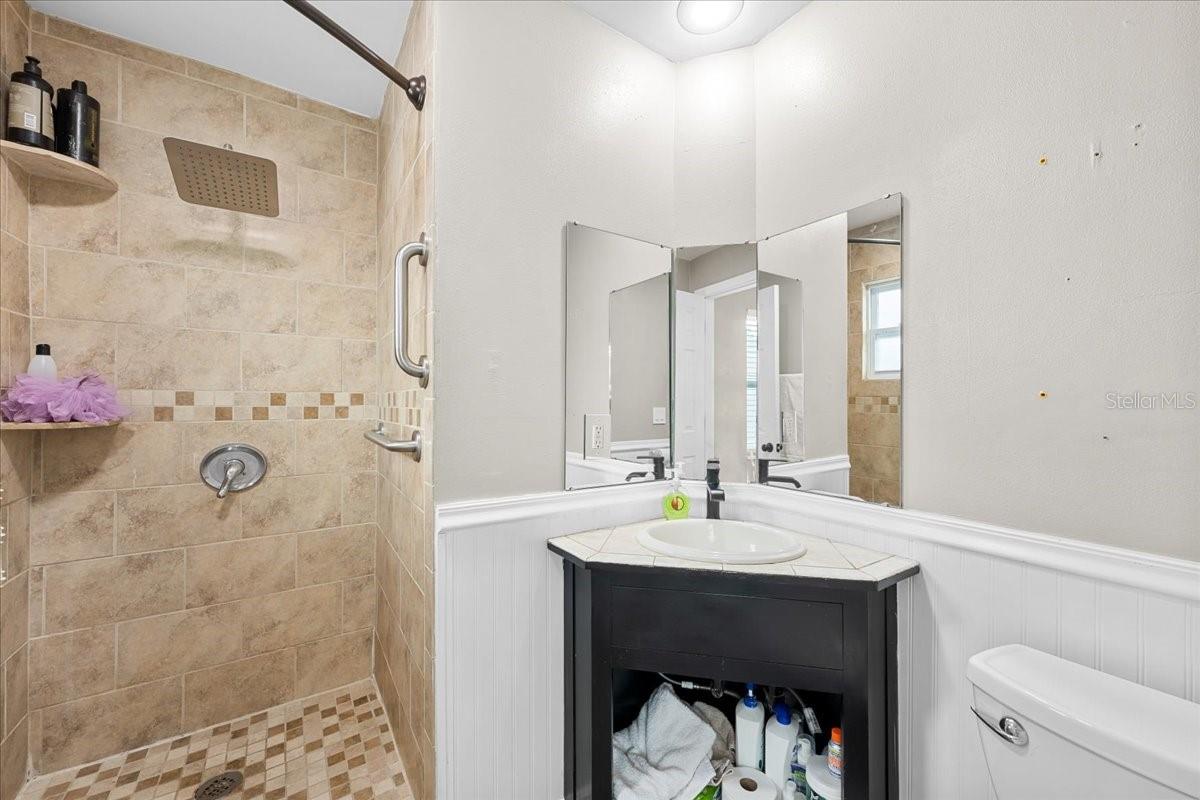 490 E Lake Dr Property Photo 19
