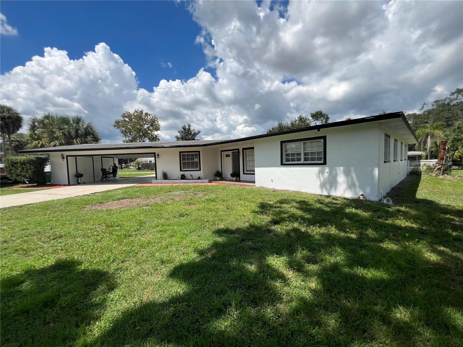 10909 W Elbow Dr Property Photo 1