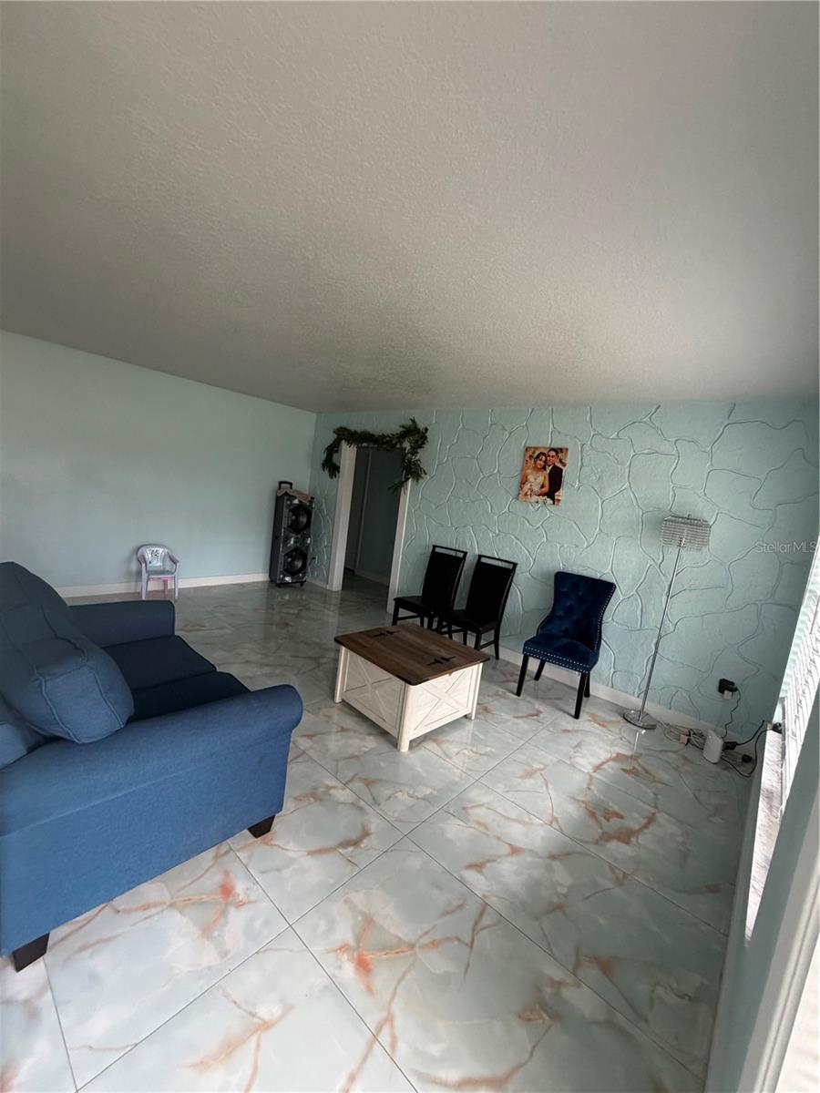 10909 W Elbow Dr Property Photo 9