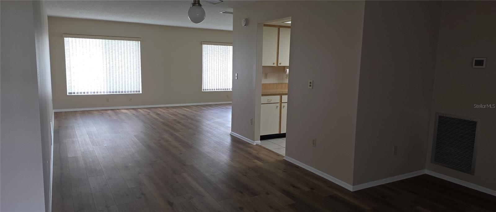 TB8546149 Property Photo 2
