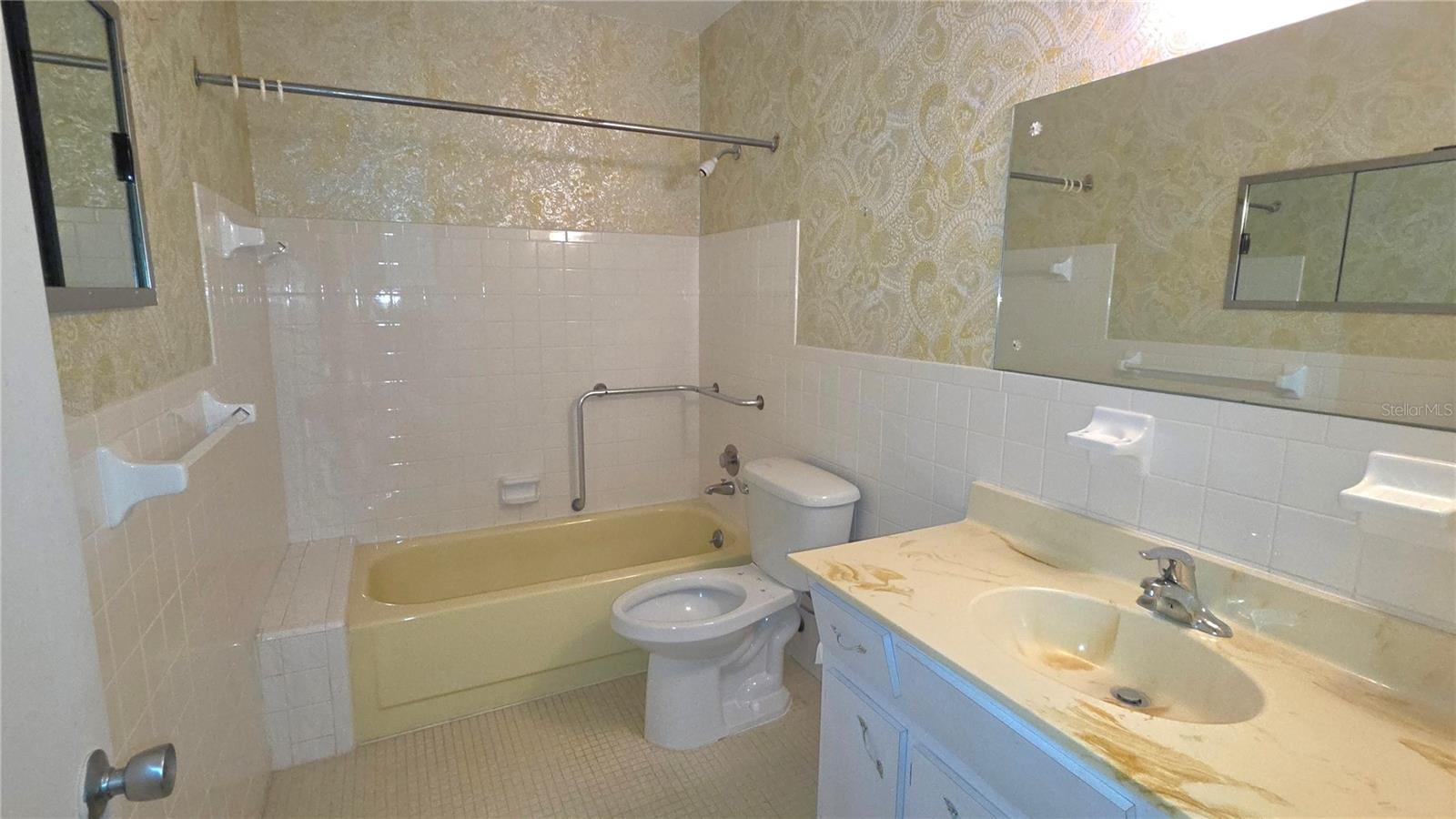 2402 Ecuadorian Way #48 Property Photo 8