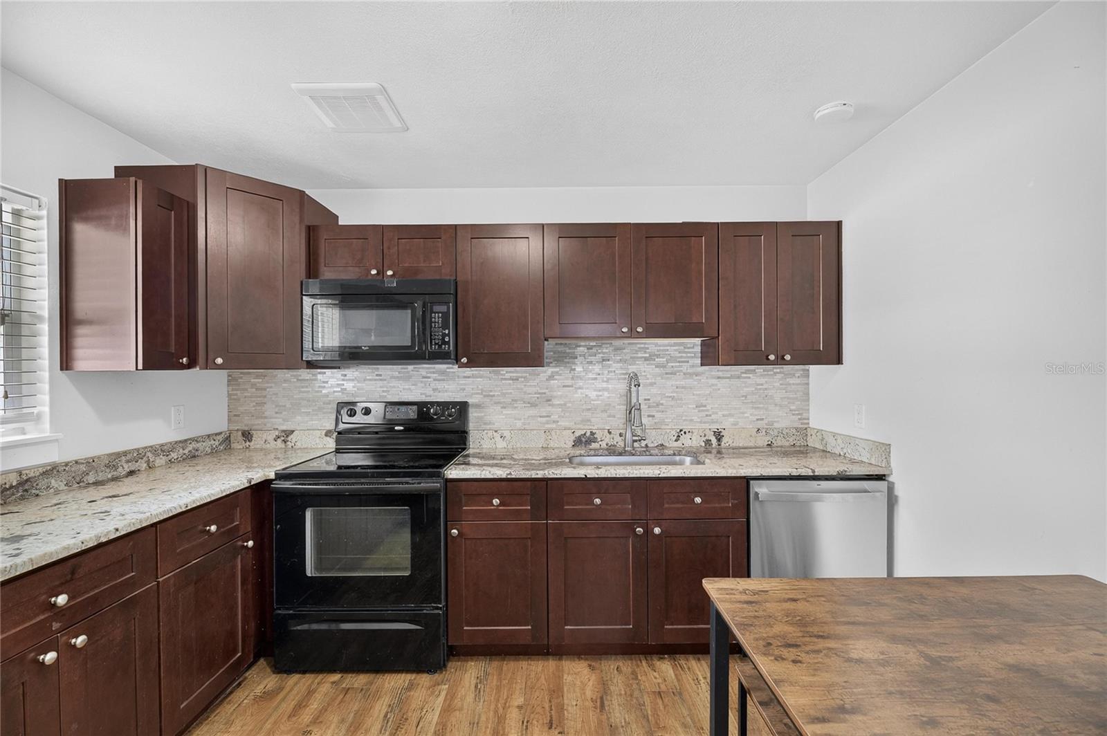4421 W Iowa Ave Property Photo 11