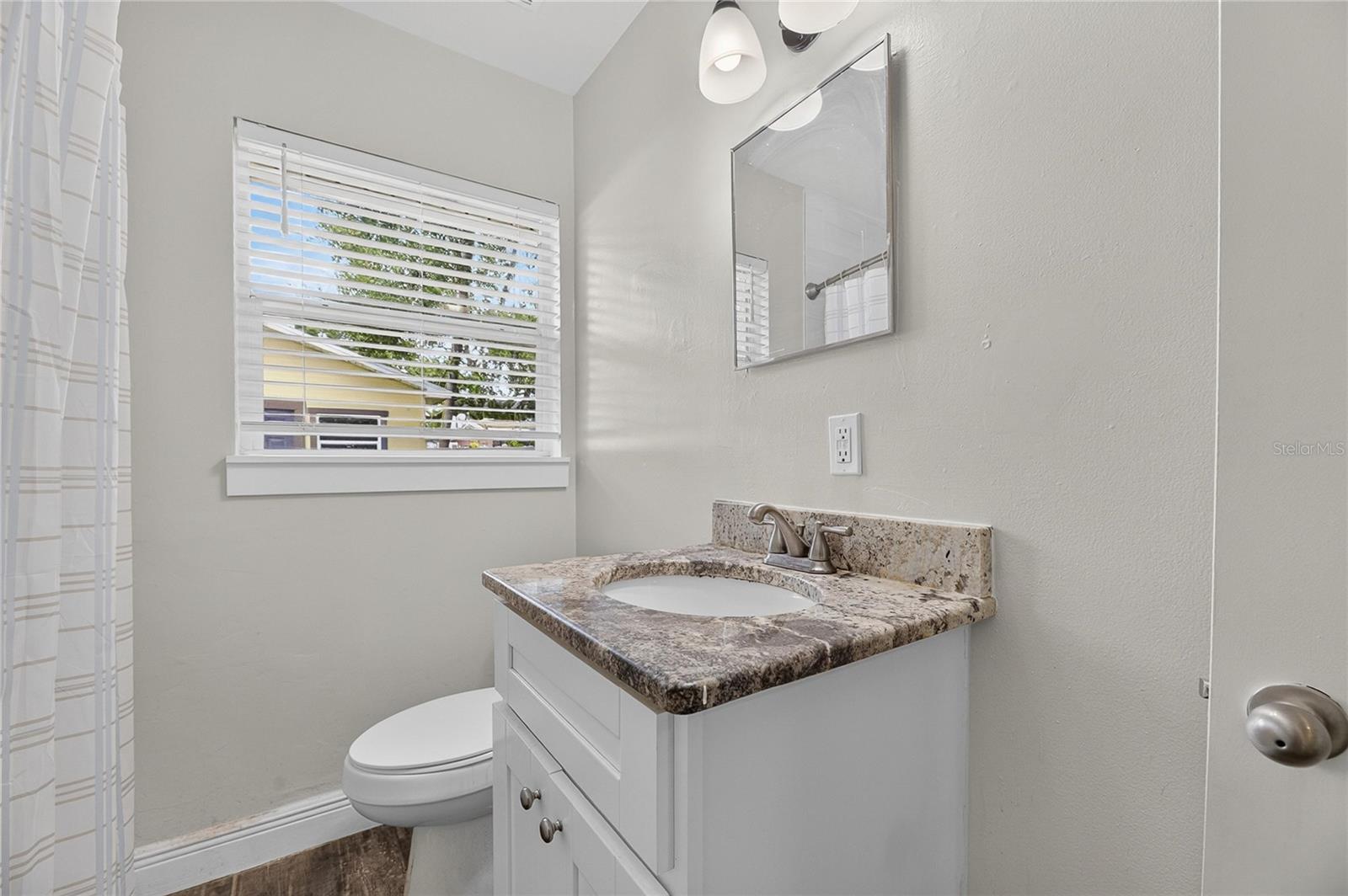 4421 W Iowa Ave Property Photo 18