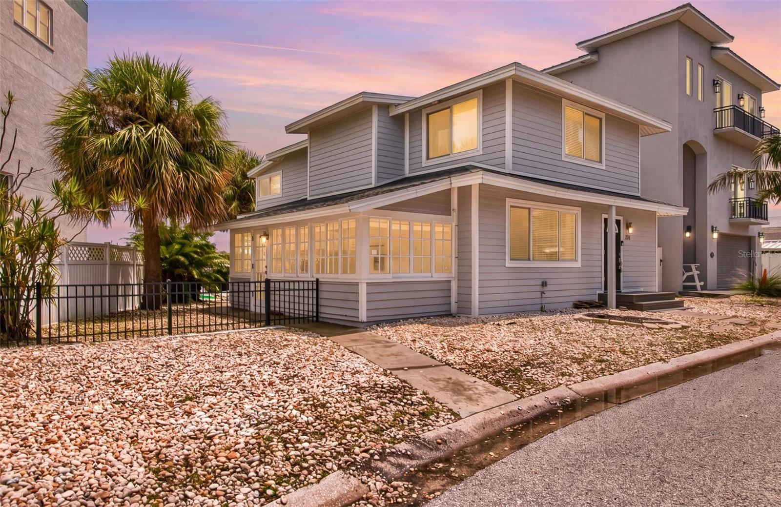 300 Bay Plz Property Photo 1