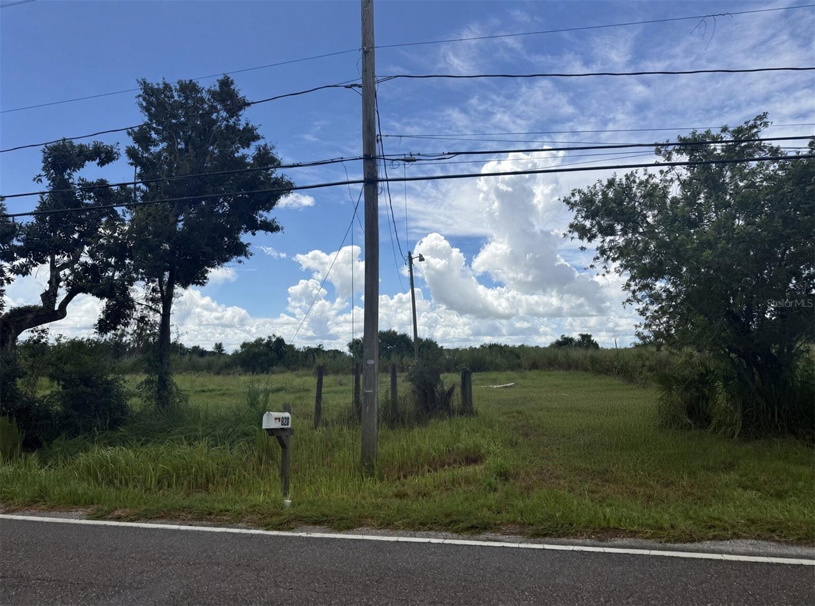 820 Stephens Rd Property Photo 4