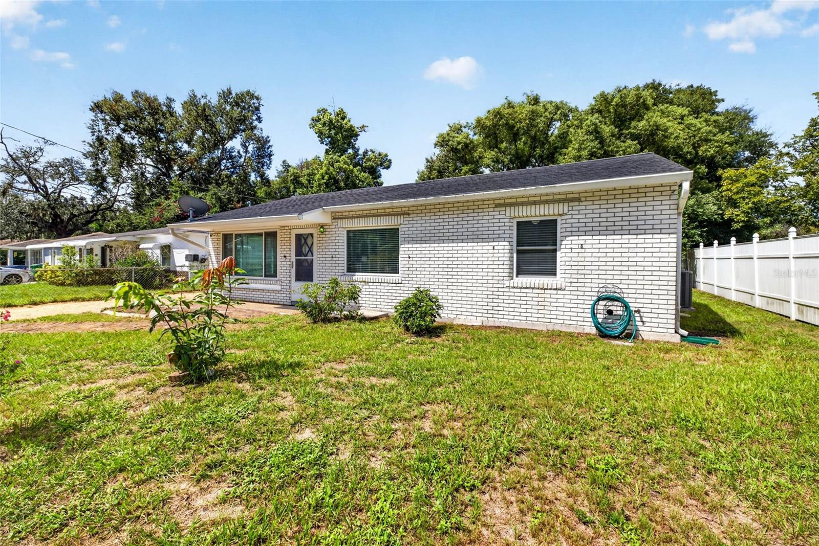 9522 N Ashley St Property Photo 4