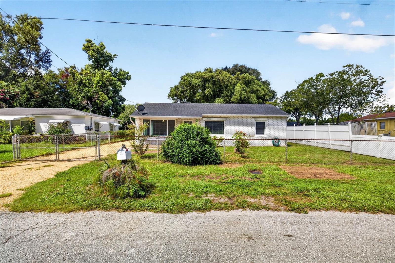 9522 N Ashley St Property Photo 5