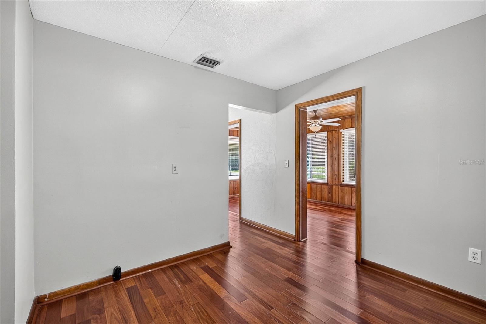 9522 N Ashley St Property Photo 18