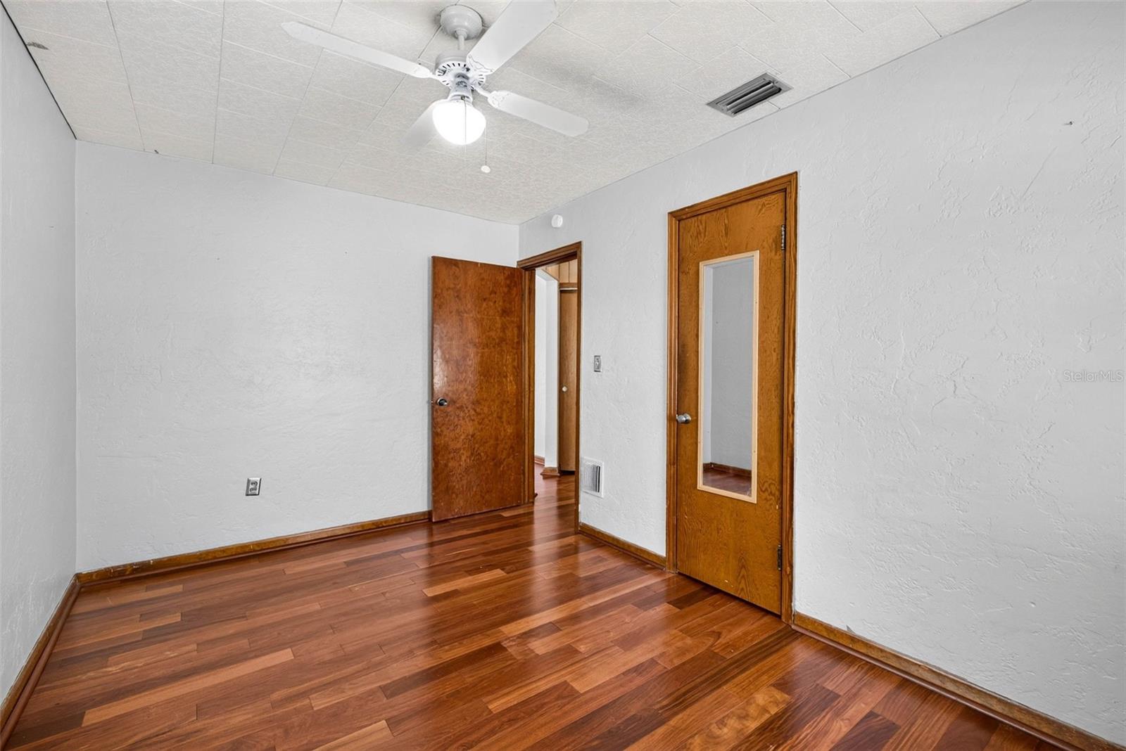 9522 N Ashley St Property Photo 23