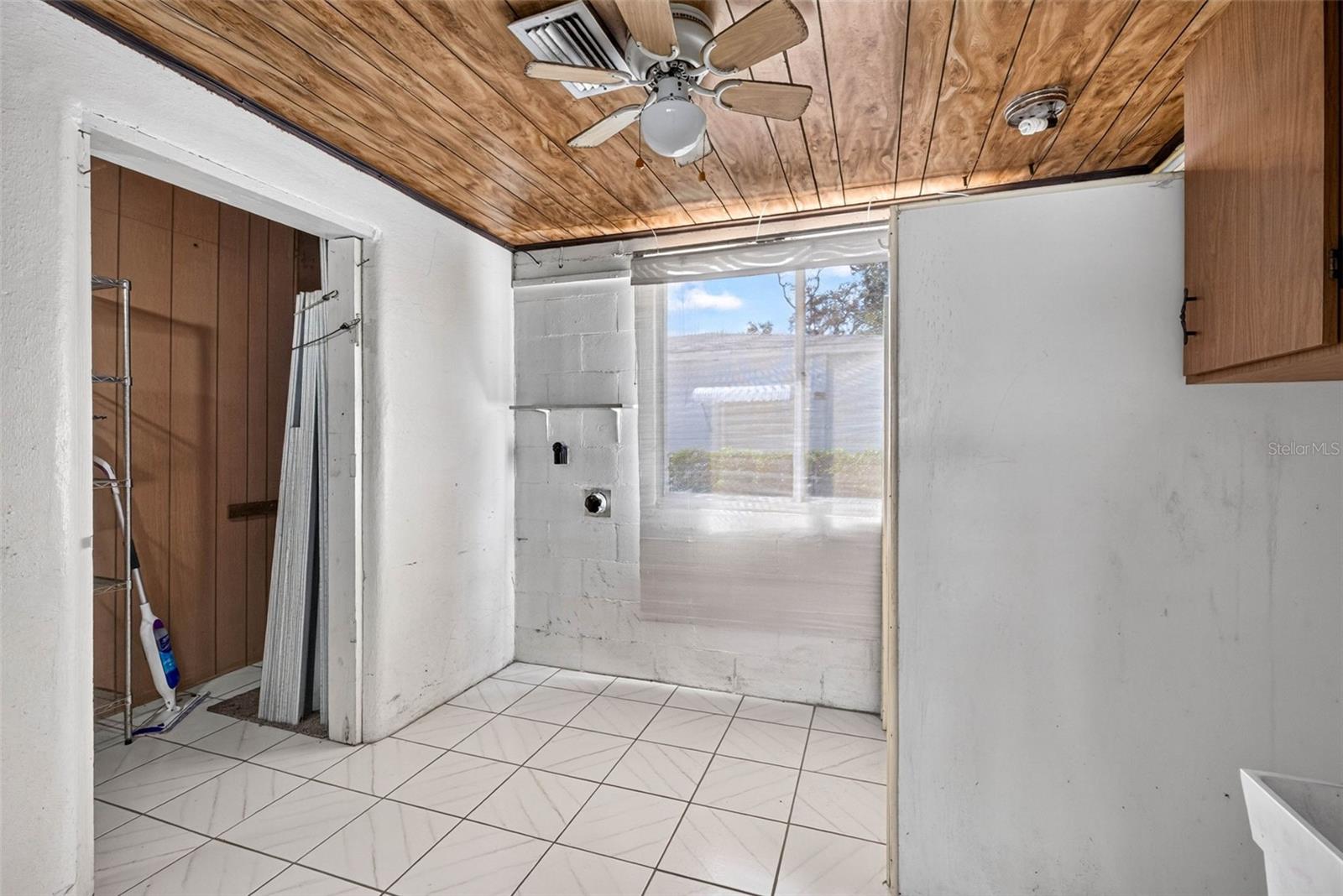 9522 N Ashley St Property Photo 29