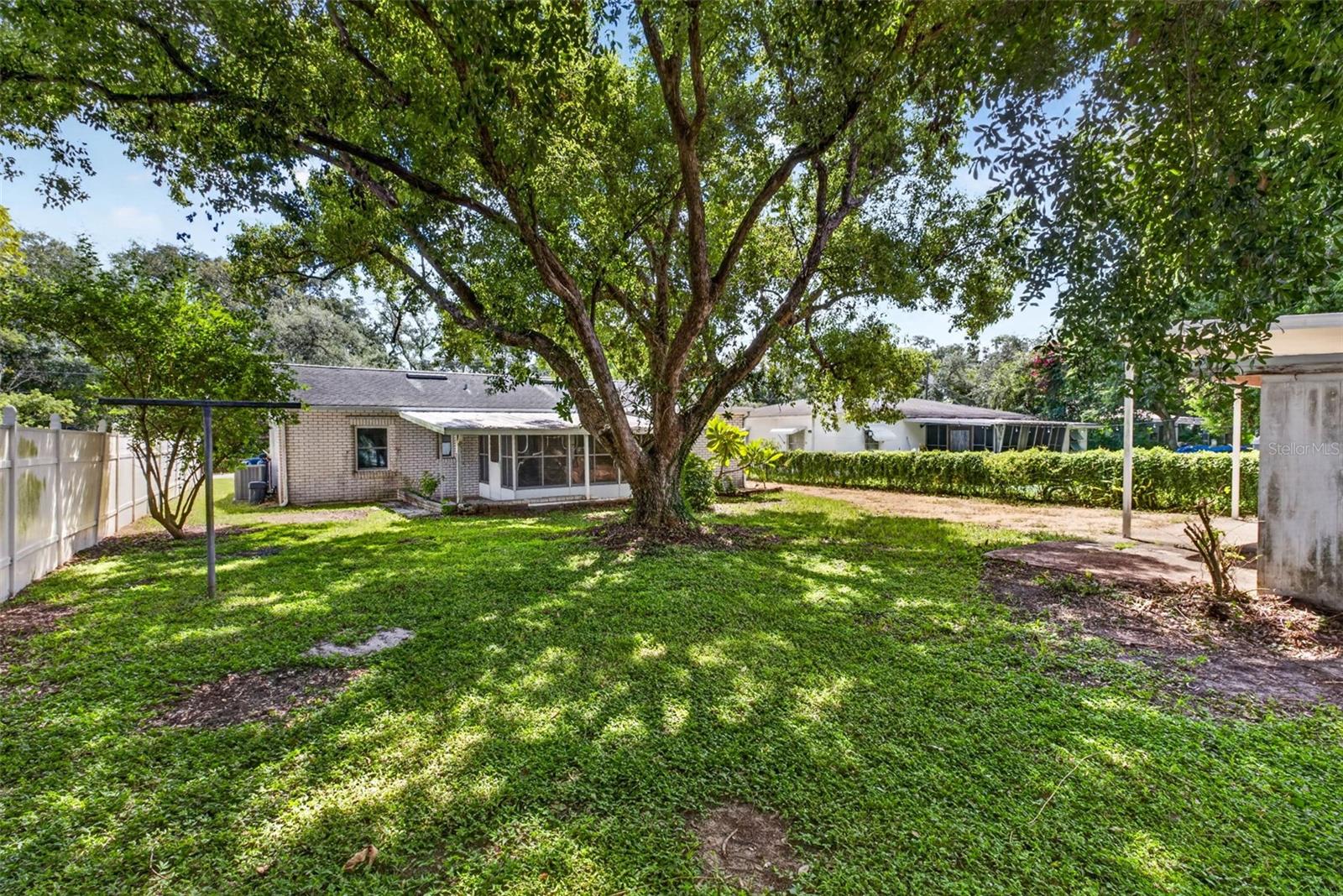 9522 N Ashley St Property Photo 38