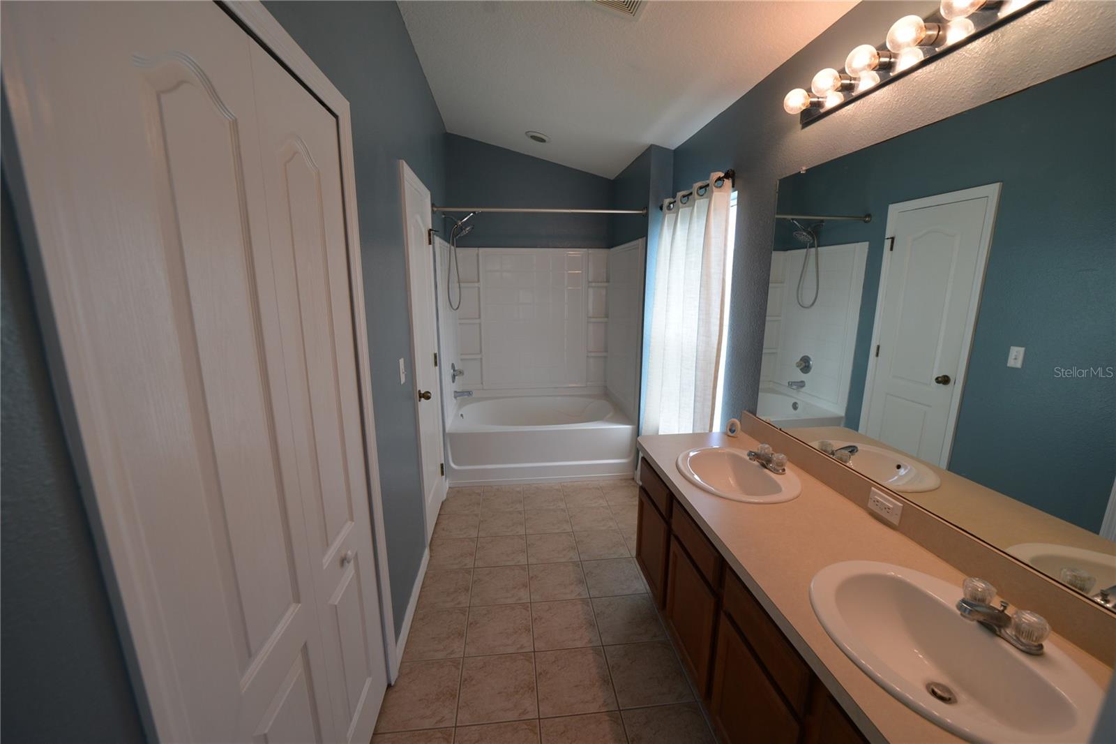 2328 Tanbark Ridge Pl Property Photo 16