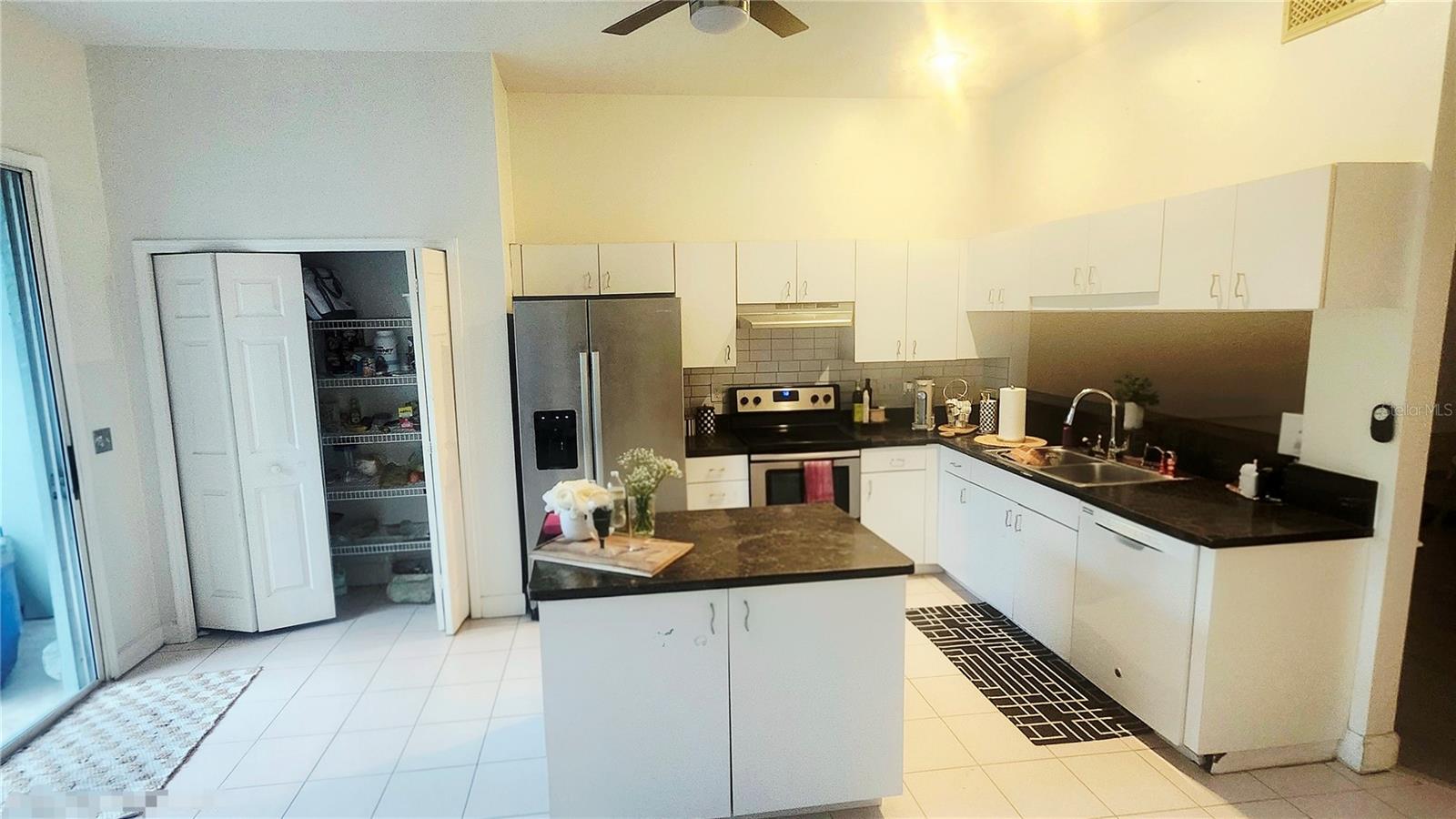 1764 Arabian Ln Property Photo 5