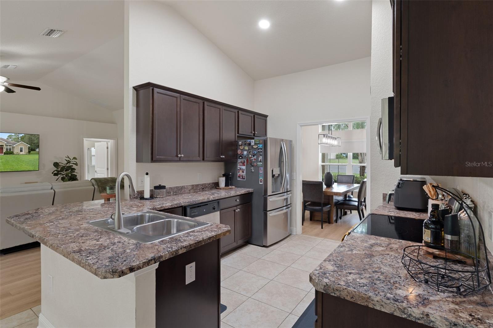 101 Oak Village Blvd Property Photo 16