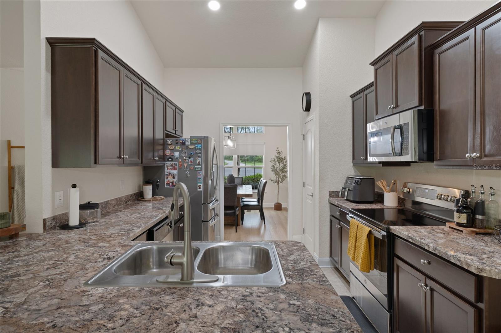101 Oak Village Blvd Property Photo 17