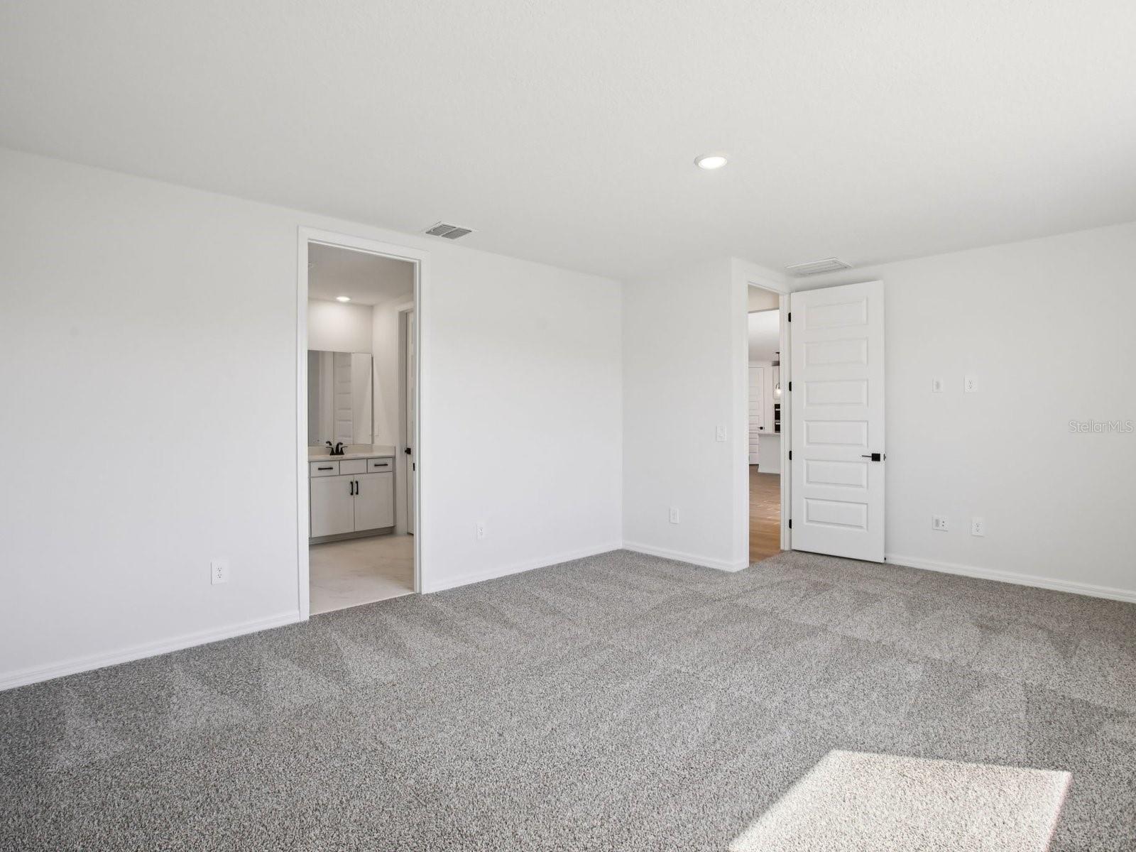 1681 Draughton Dr Property Photo 8