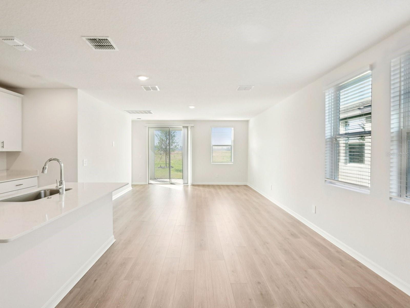 1548 Brekey Way Property Photo 3