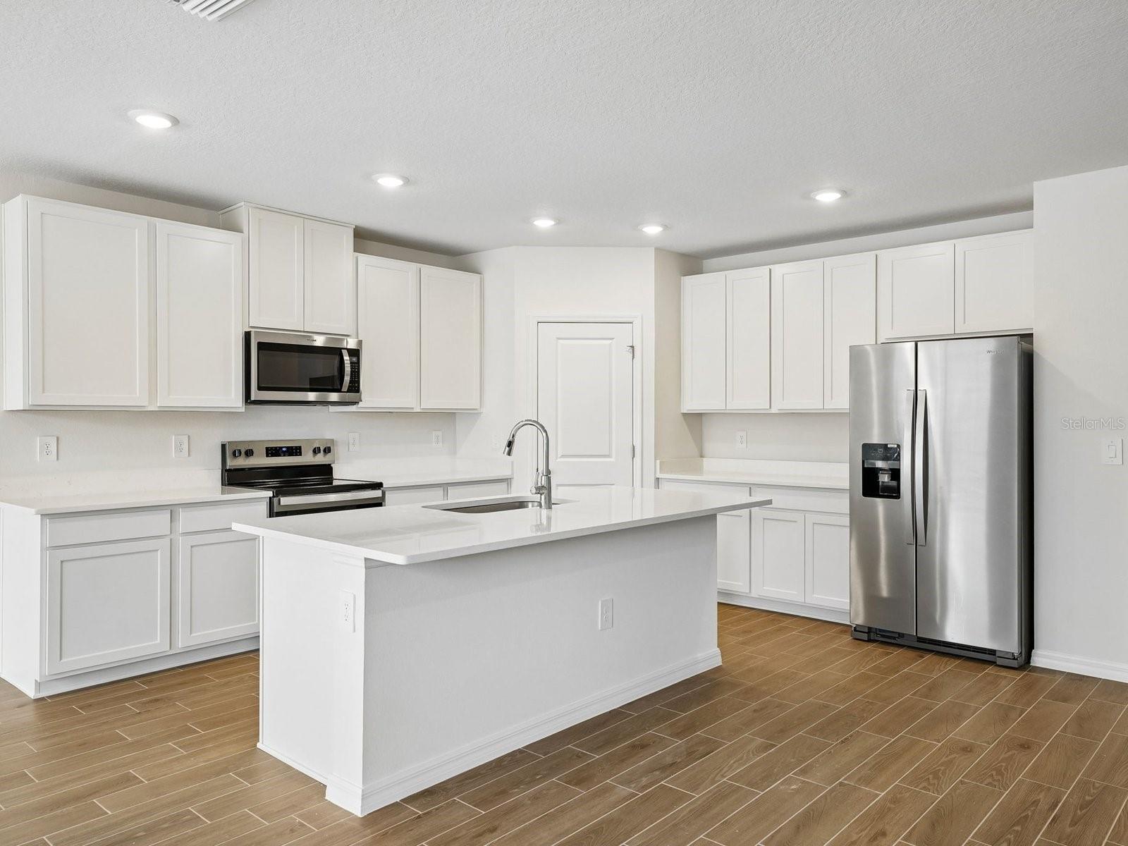 14137 Harvest Pines Ln Property Photo 4
