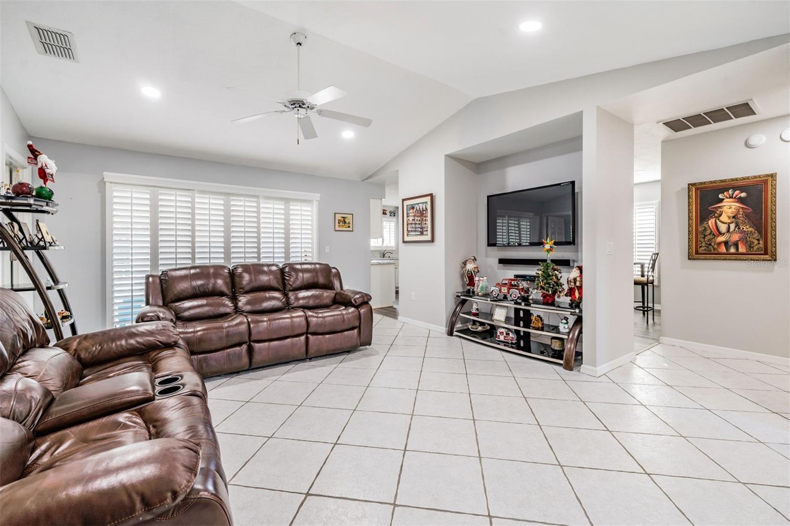 29424 Schinnecock Hills Ln Property Photo 3