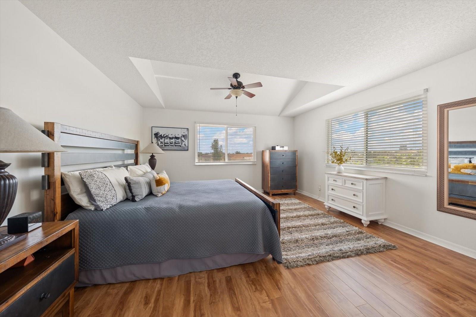 301 Island Way #e Property Photo 6