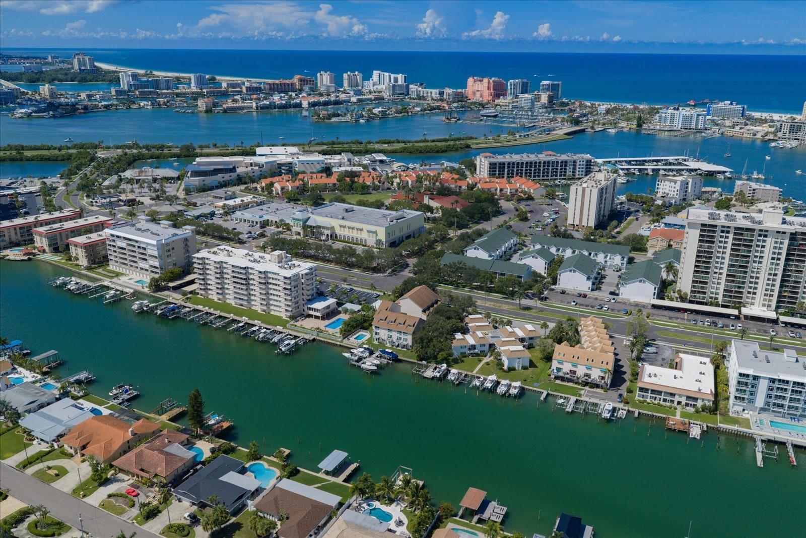 301 Island Way #e Property Photo 10