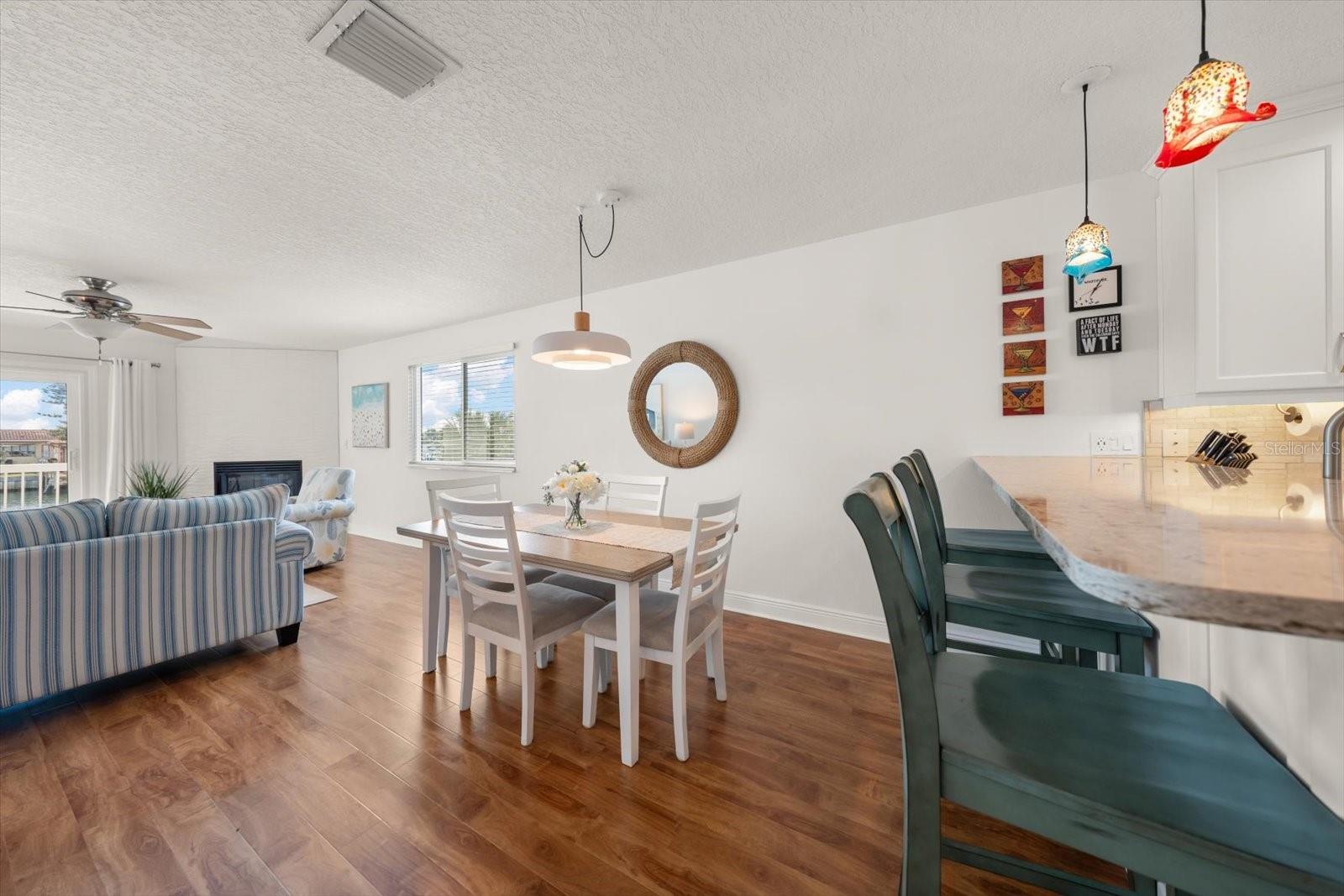301 Island Way #e Property Photo 15