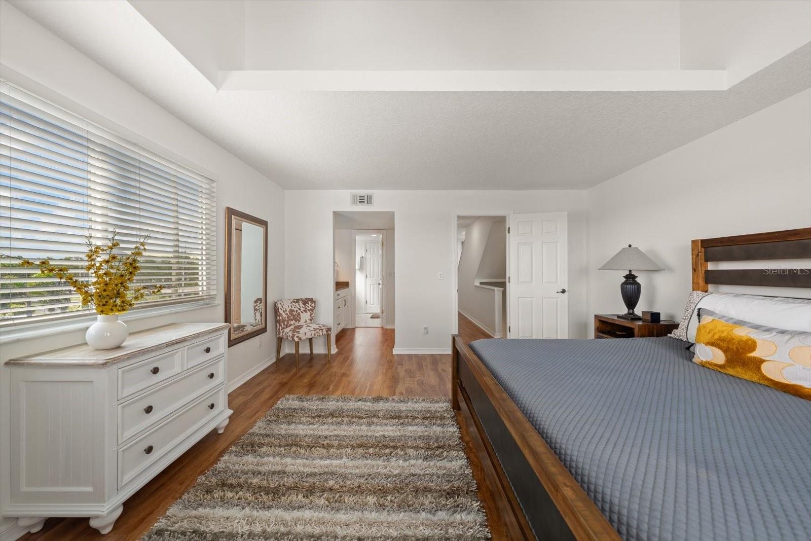 301 Island Way #e Property Photo 26