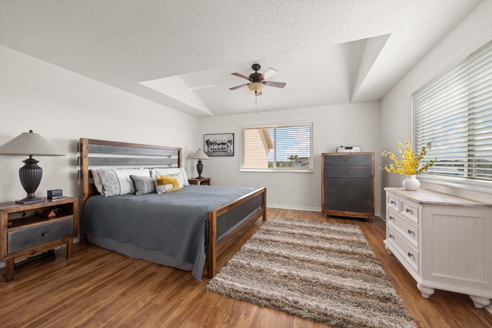 301 Island Way #e Property Photo 27