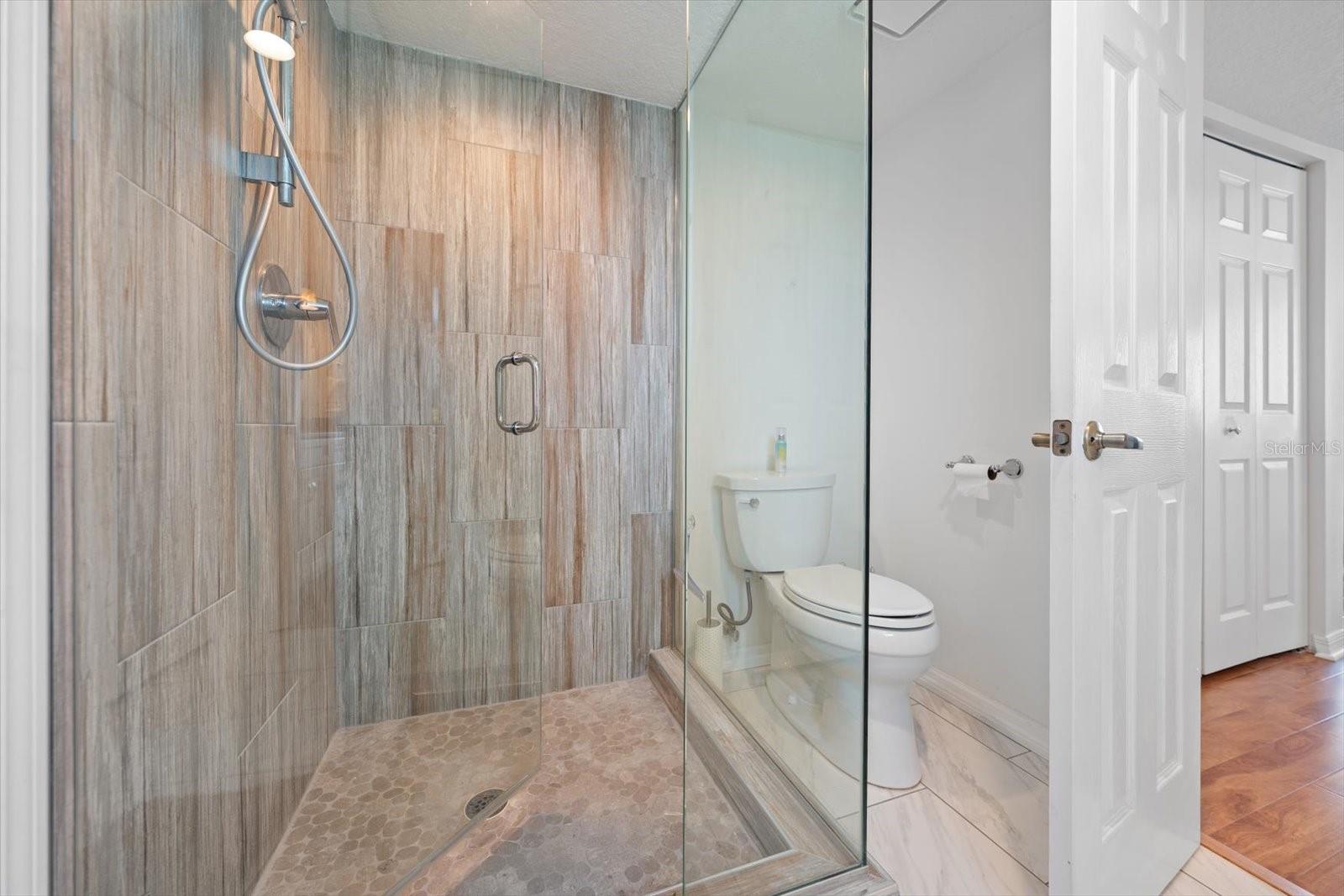 301 Island Way #e Property Photo 29