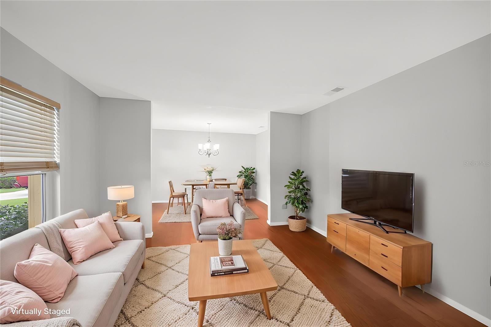 1418 Shell Flower Dr Property Photo 3