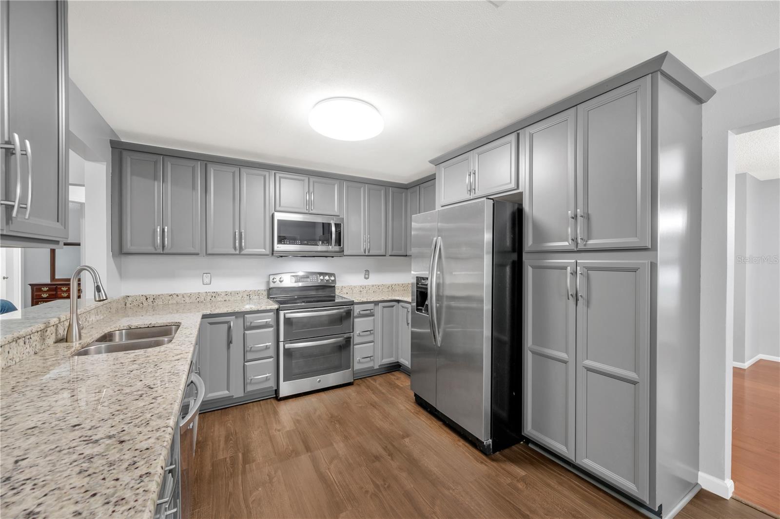 1418 Shell Flower Dr Property Photo 4