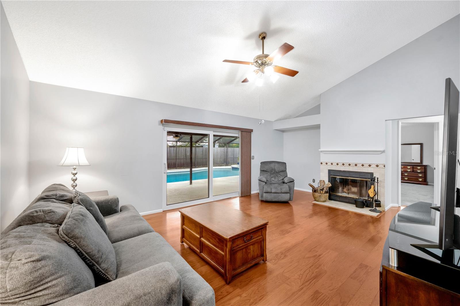 1418 Shell Flower Dr Property Photo 6