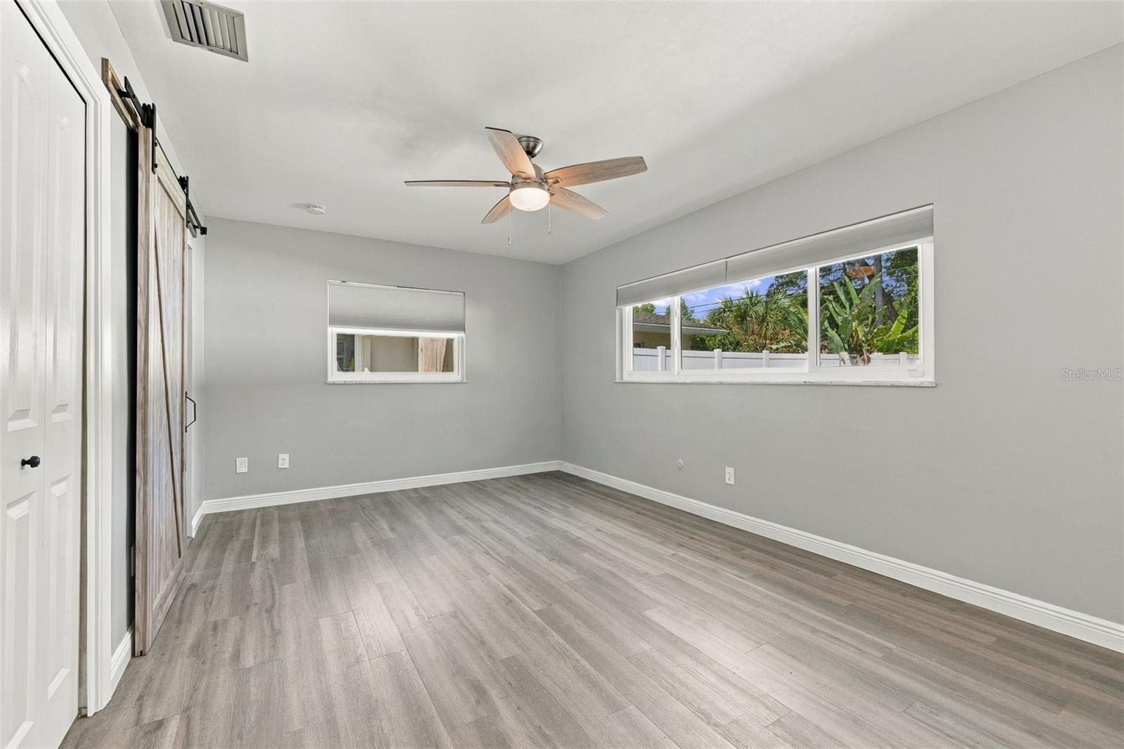 2260 Saint Charles Dr Property Photo 16