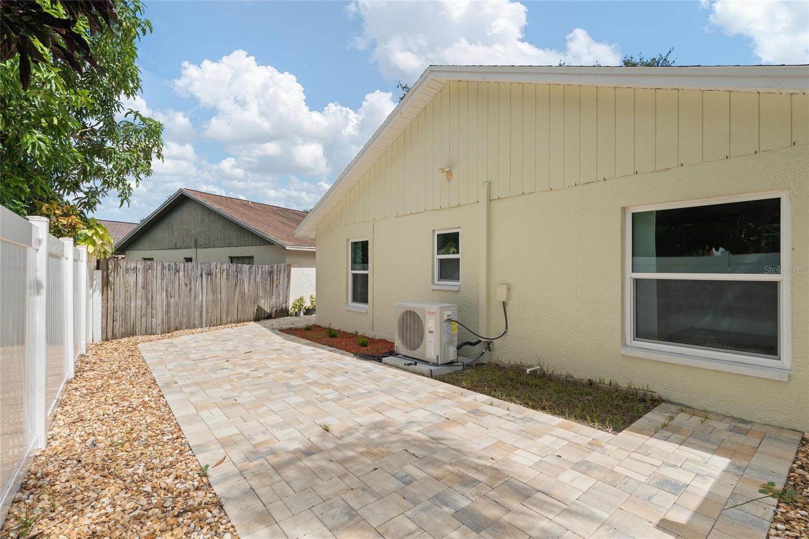 635 Bellingham Pl Property Photo 6