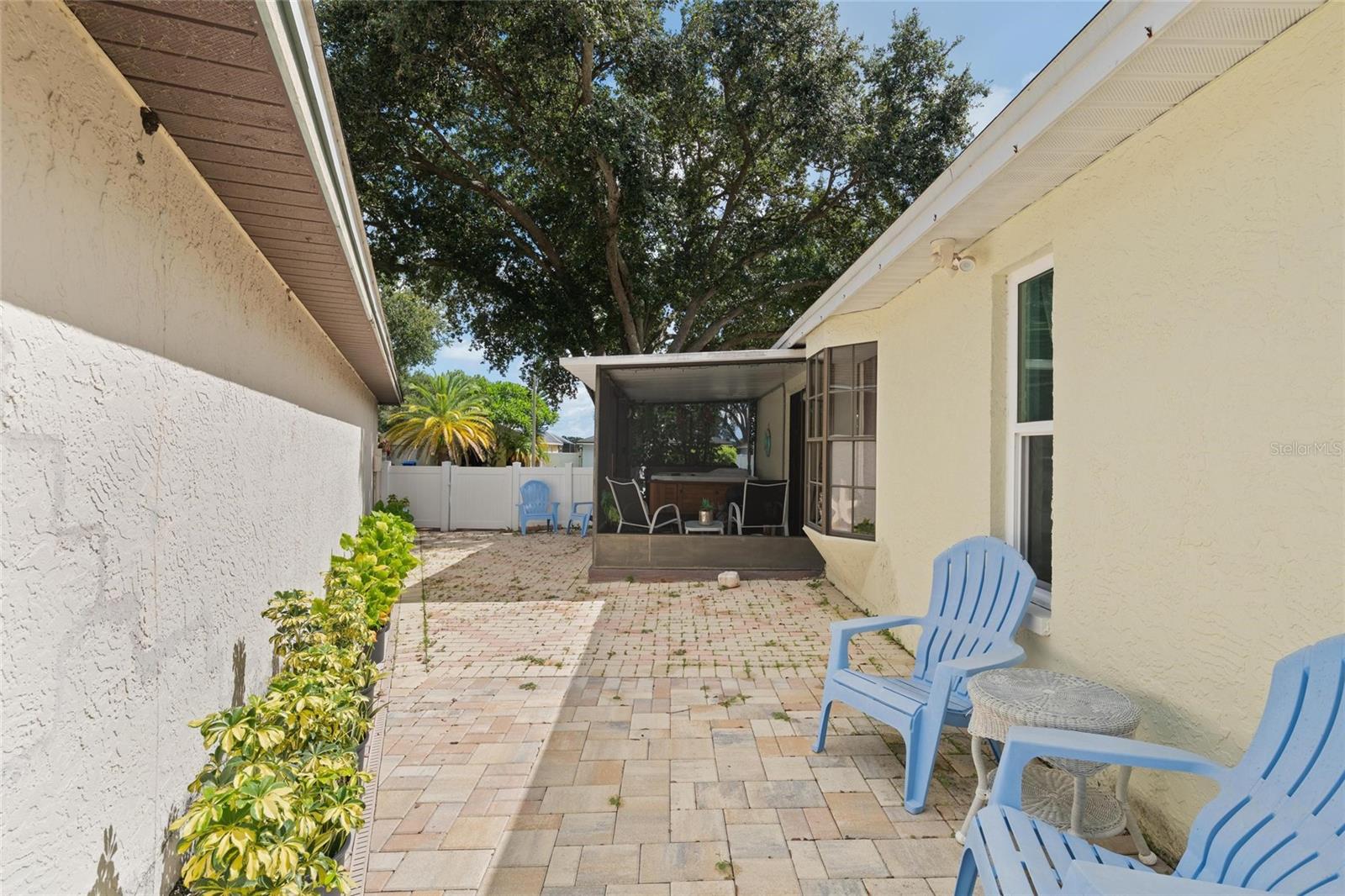 635 Bellingham Pl Property Photo 7