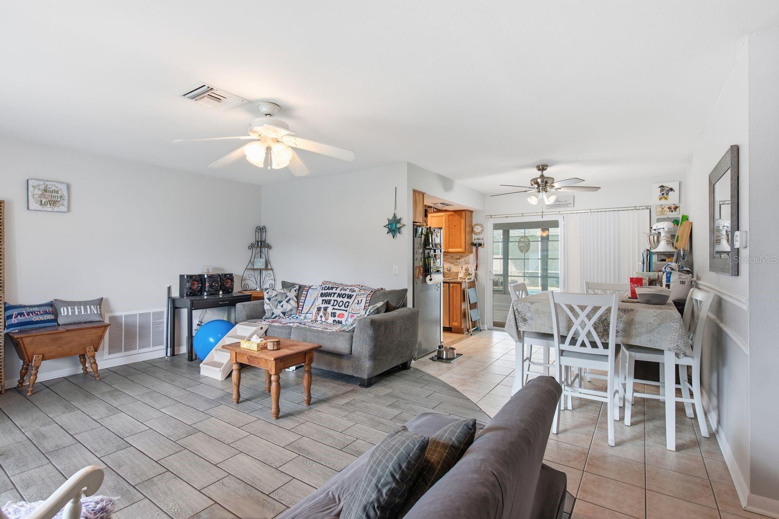 1806 Driftwood Cir S Property Photo 7