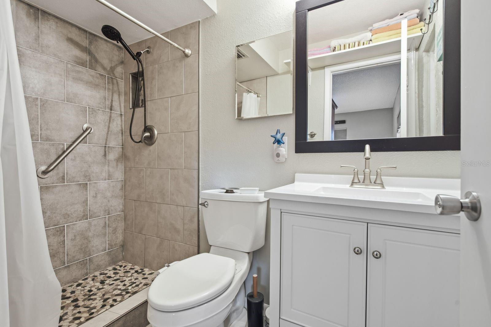1806 Driftwood Cir S Property Photo 17